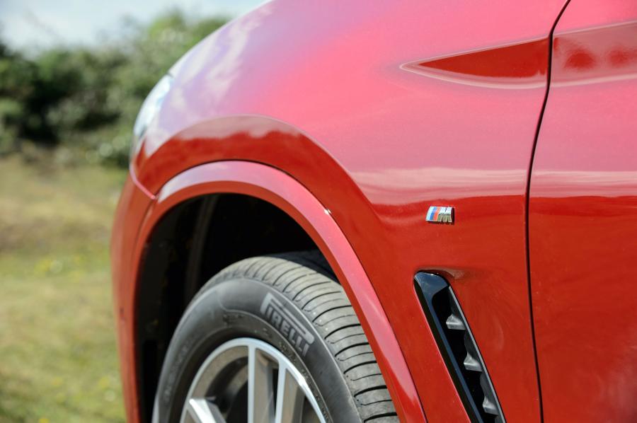 Детали экстерьера BMW X4 xDrive20d M Sport (G02) 2018 года  (UK) (фото 30 из 35)